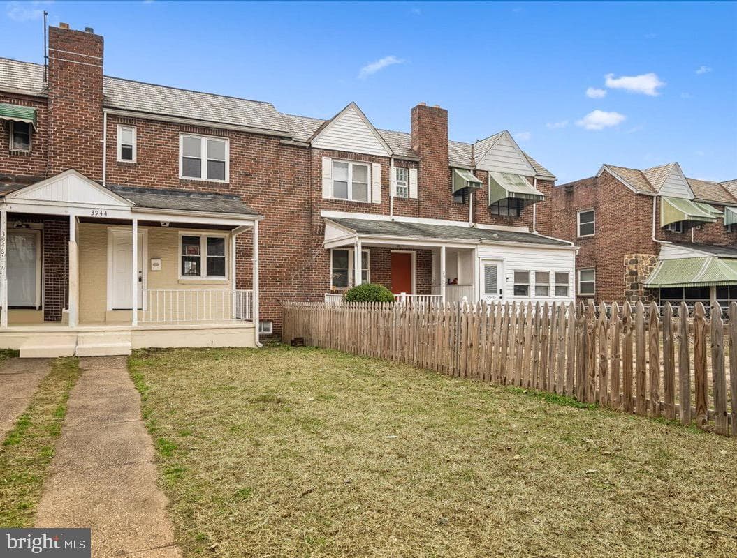 3944 Brooklyn Avenue photo 2