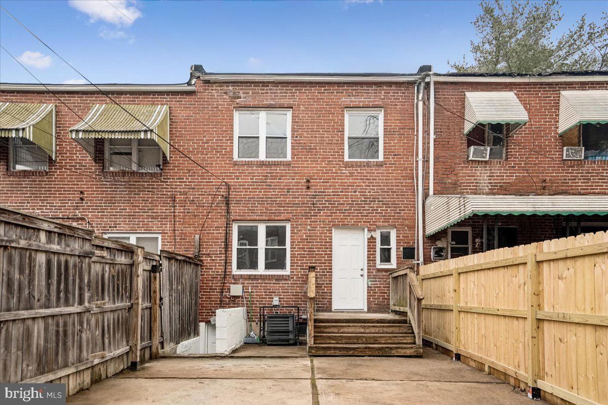 3944 Brooklyn Avenue photo 3