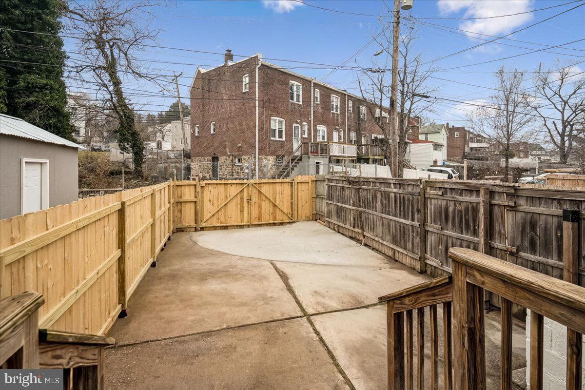3944 Brooklyn Avenue photo 4
