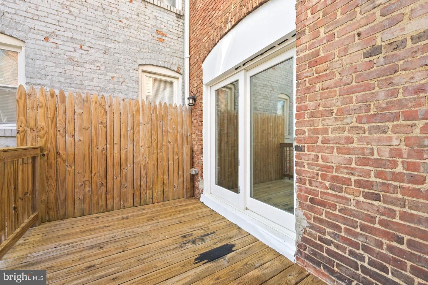 665 Dumbarton Avenue photo 32