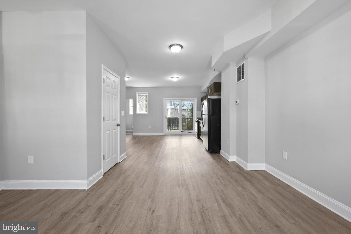 665 Dumbarton Avenue photo 8