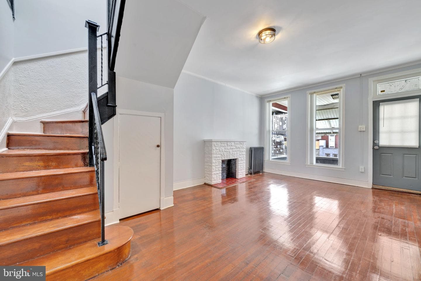 2822 Riggs Avenue photo 4