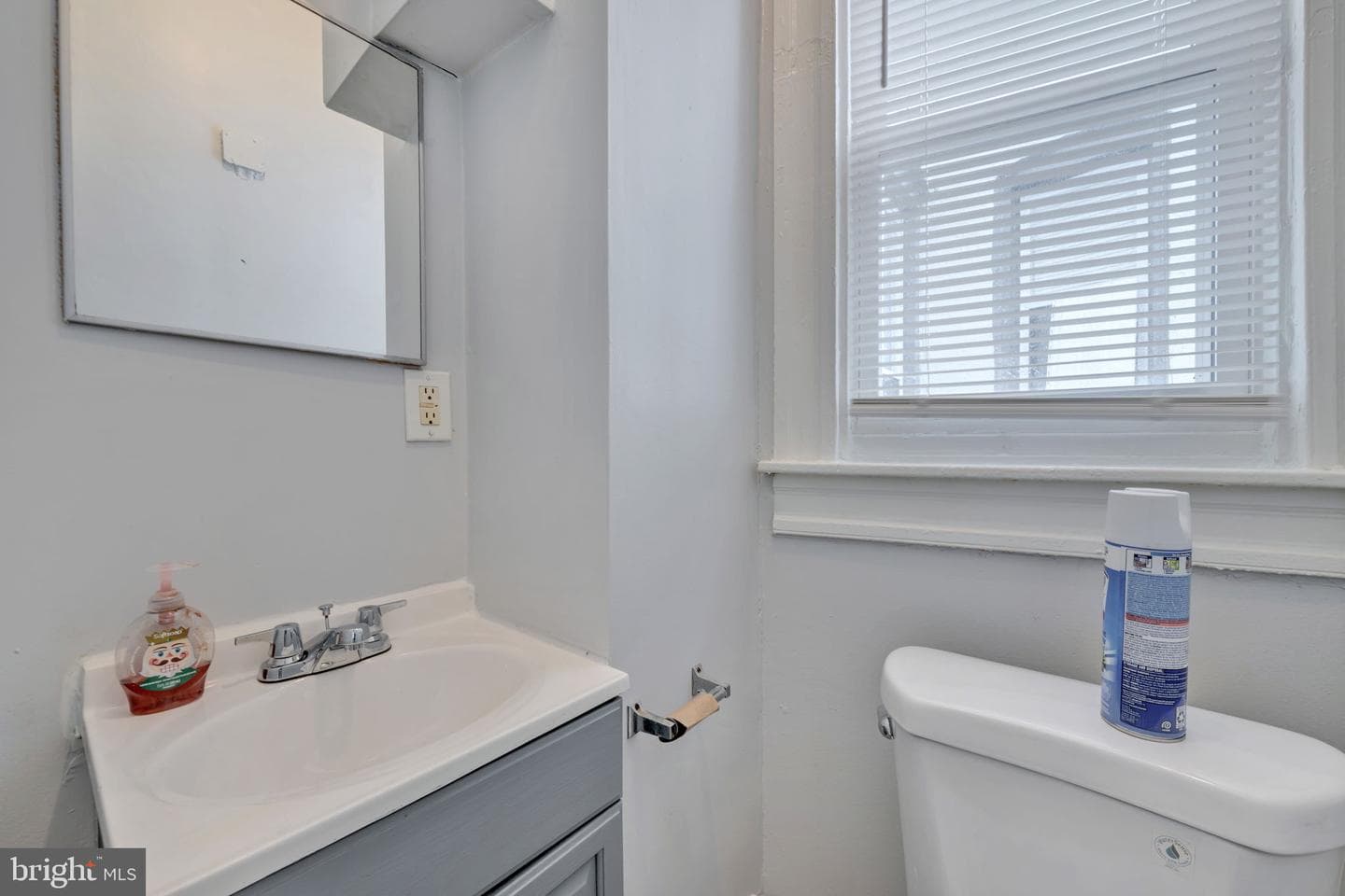 2822 Riggs Avenue photo 8
