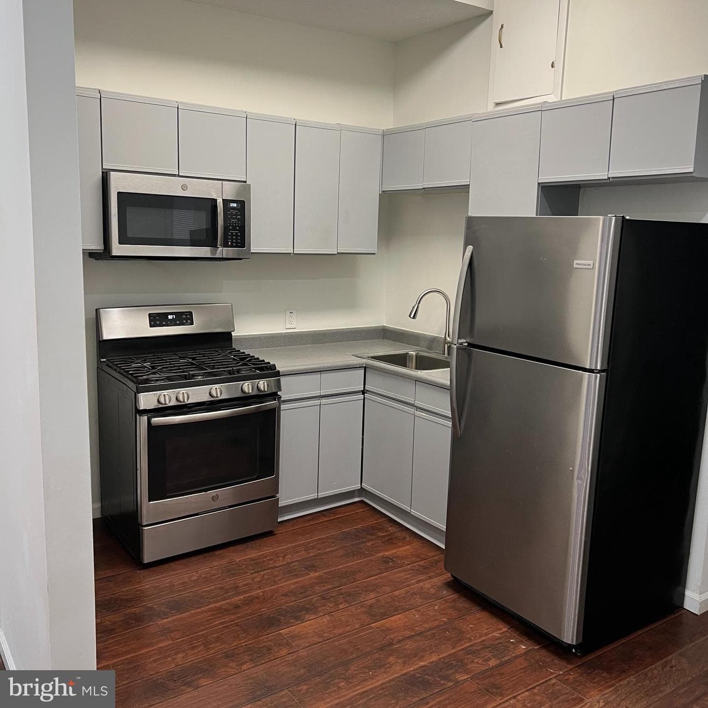 2213 Brookfield Avenue photo 6