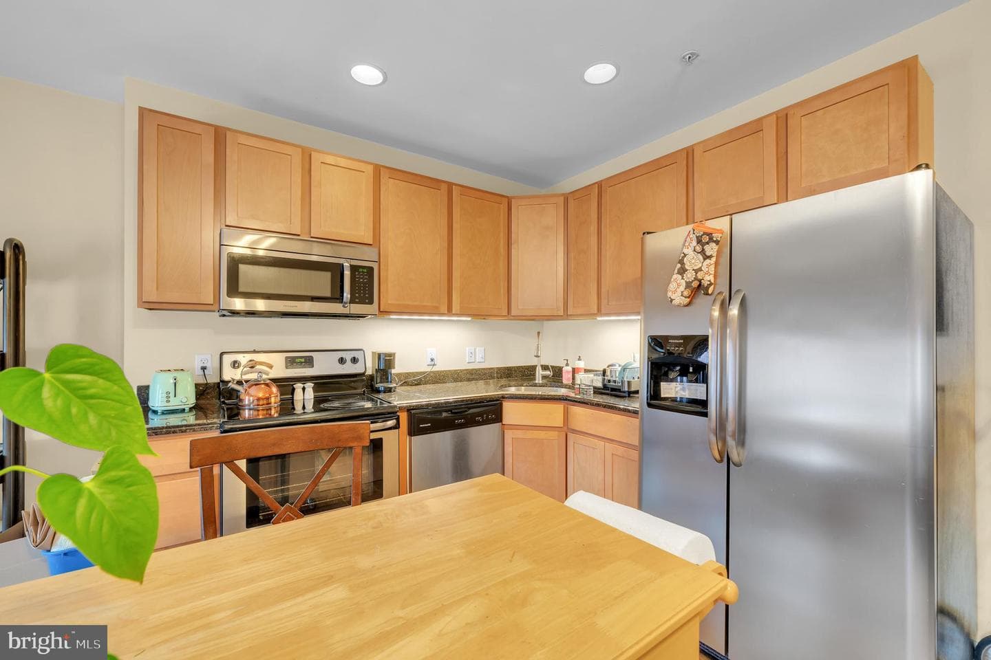 2210 N Charles Street photo 2