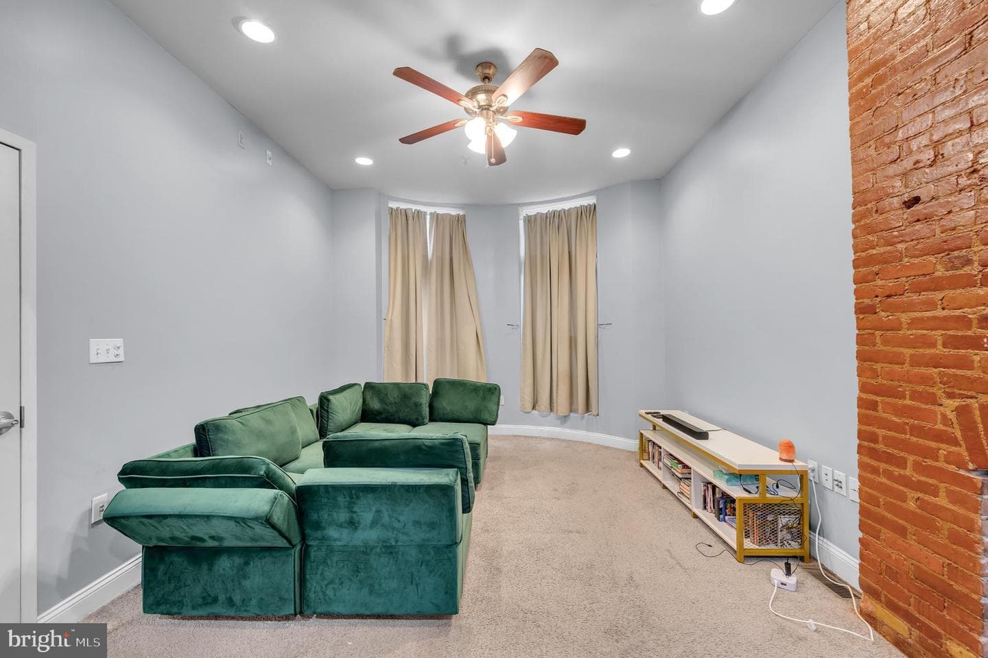 2210 N Charles Street photo 27