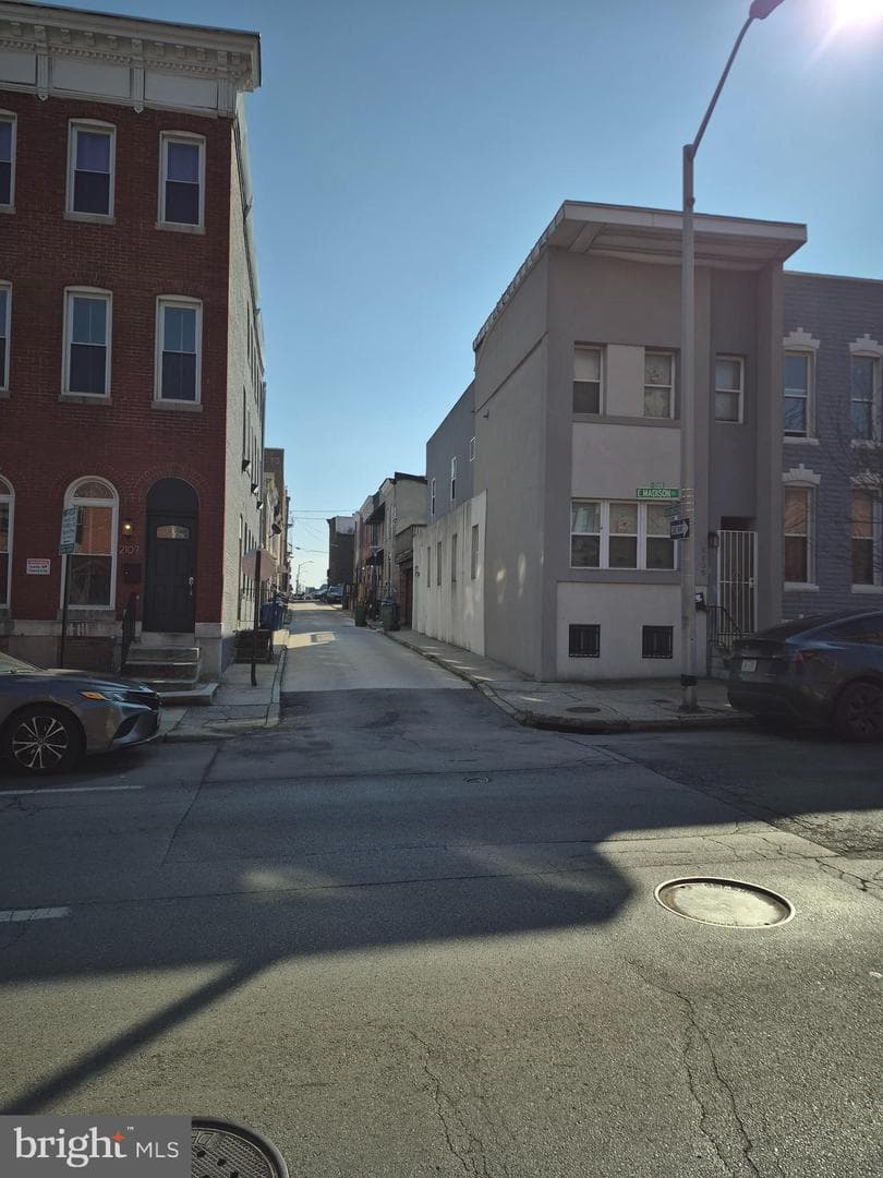 707 N Duncan Street photo 23