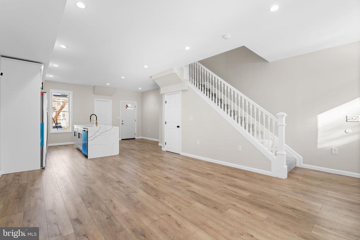 2846 Oakley Avenue photo 5