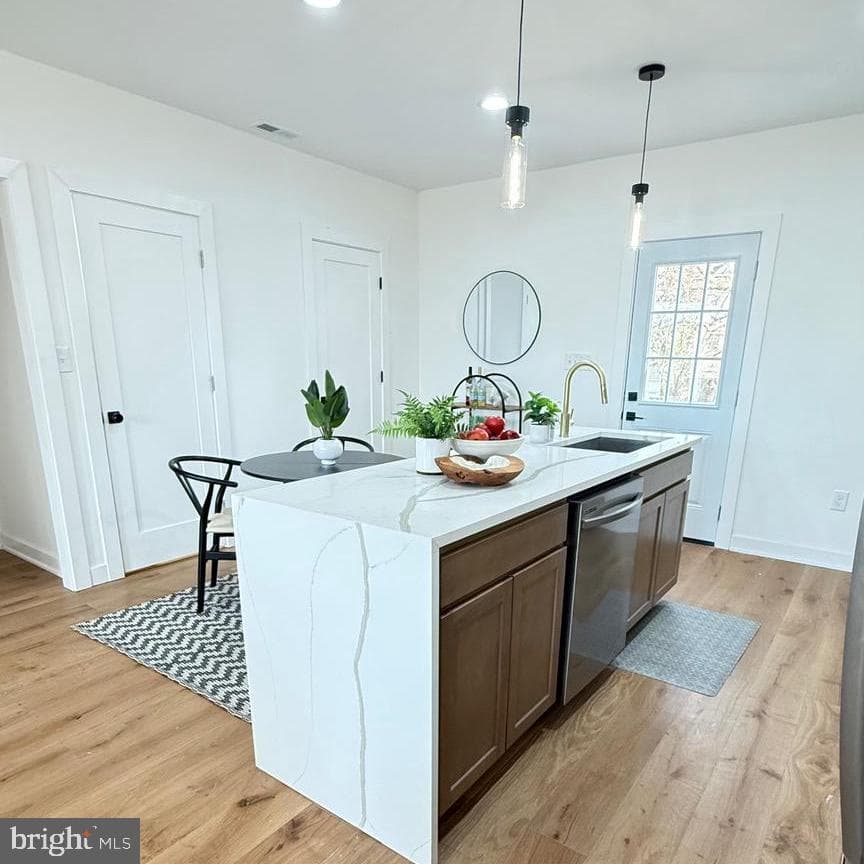 3435 Dupont Avenue photo 13