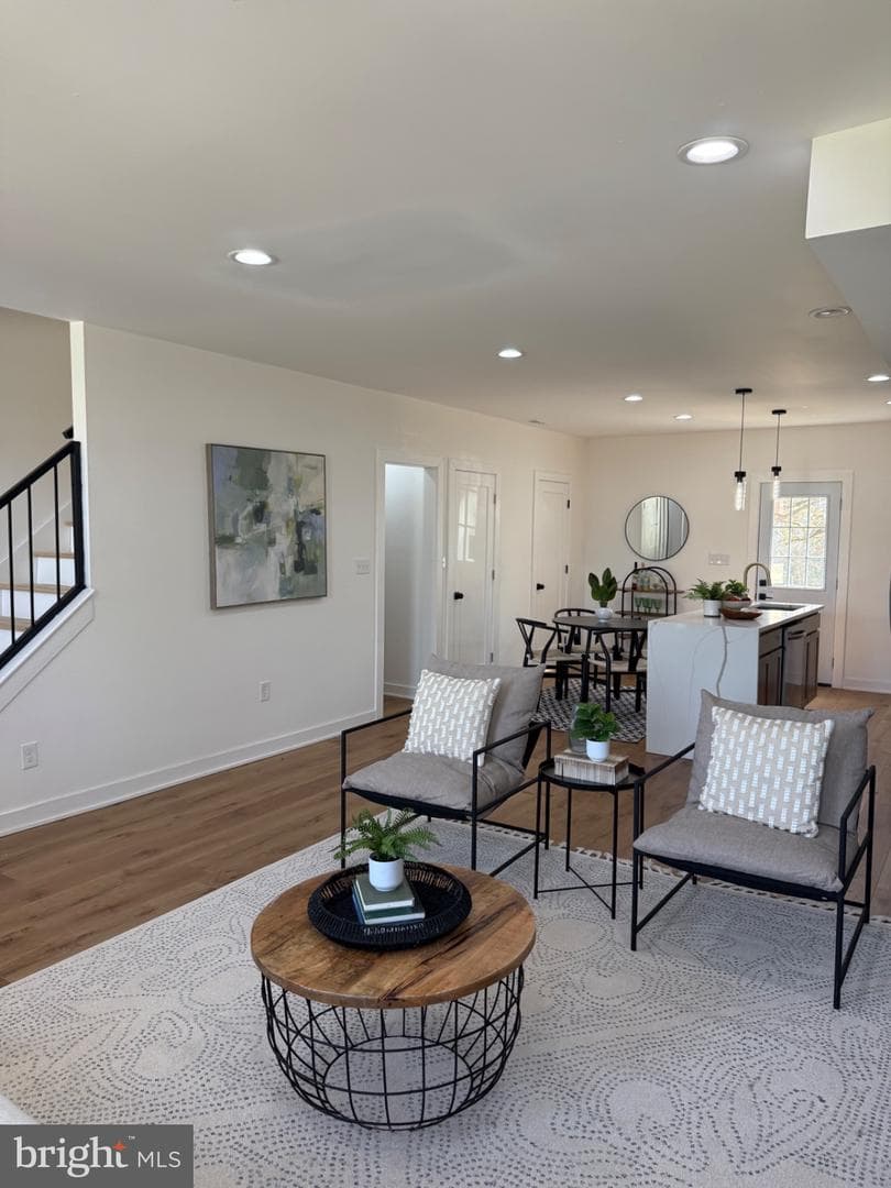3435 Dupont Avenue photo 4
