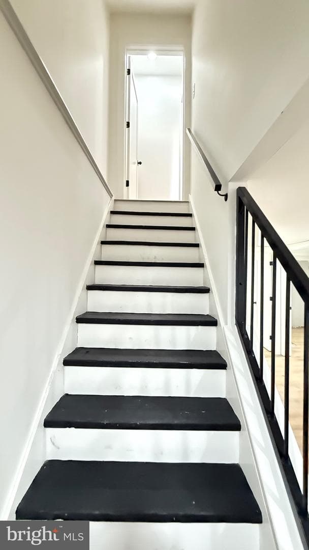 3435 Dupont Avenue photo 45