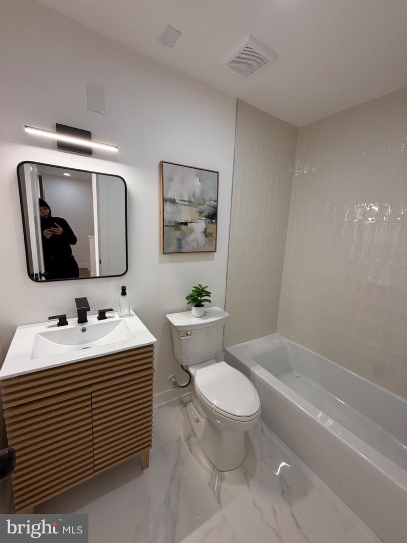 3435 Dupont Avenue photo 60