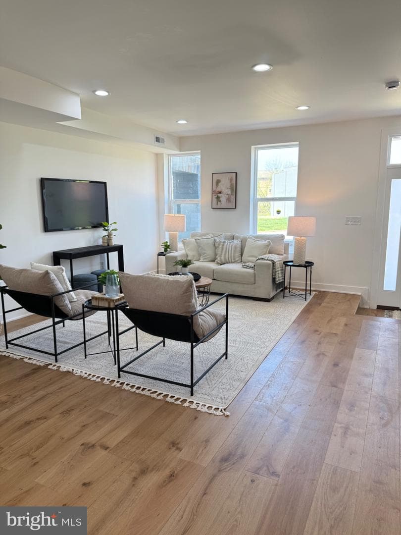 3435 Dupont Avenue photo 9