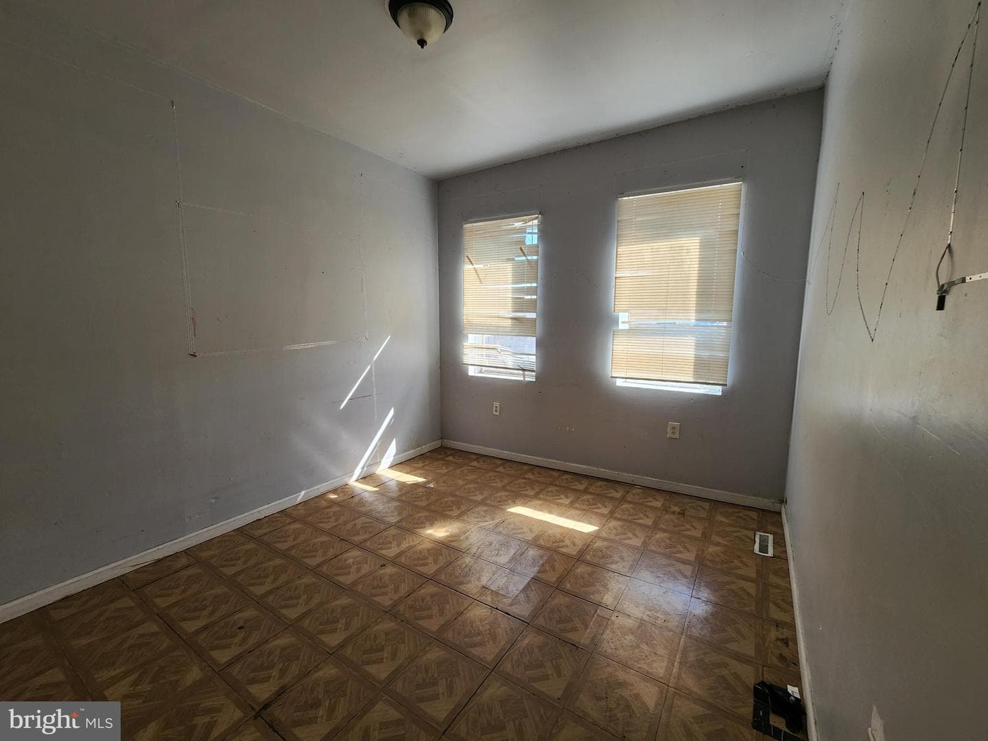 2217 Bryant Avenue photo 21
