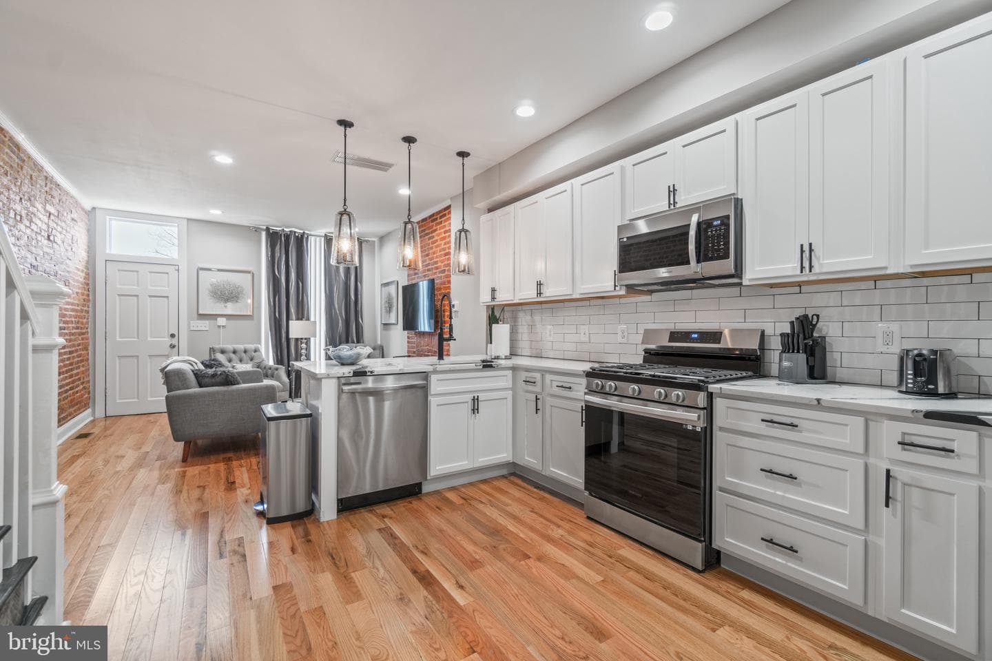 2225 E Chase Street, Baltimore