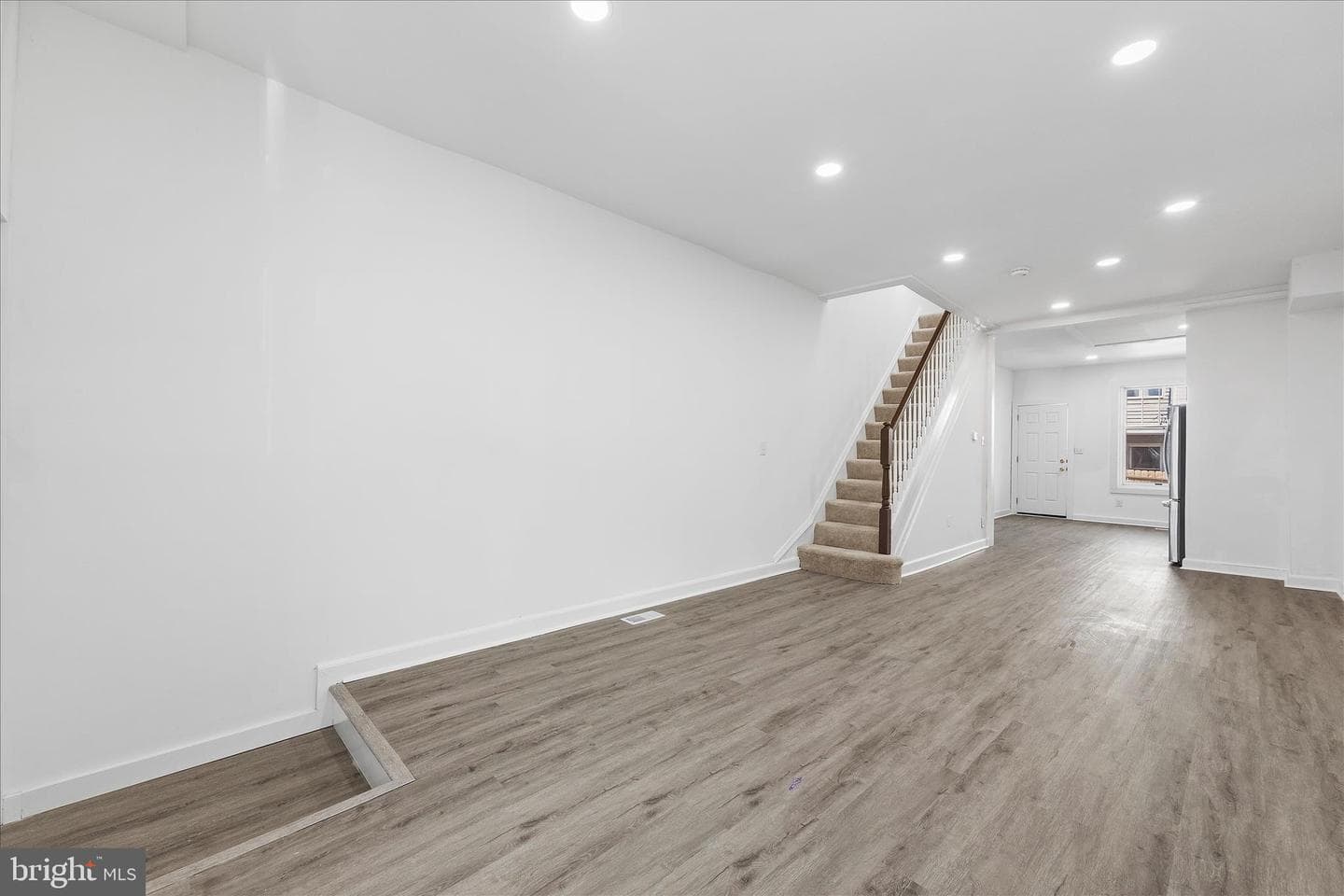 1628 Normal Avenue photo 4