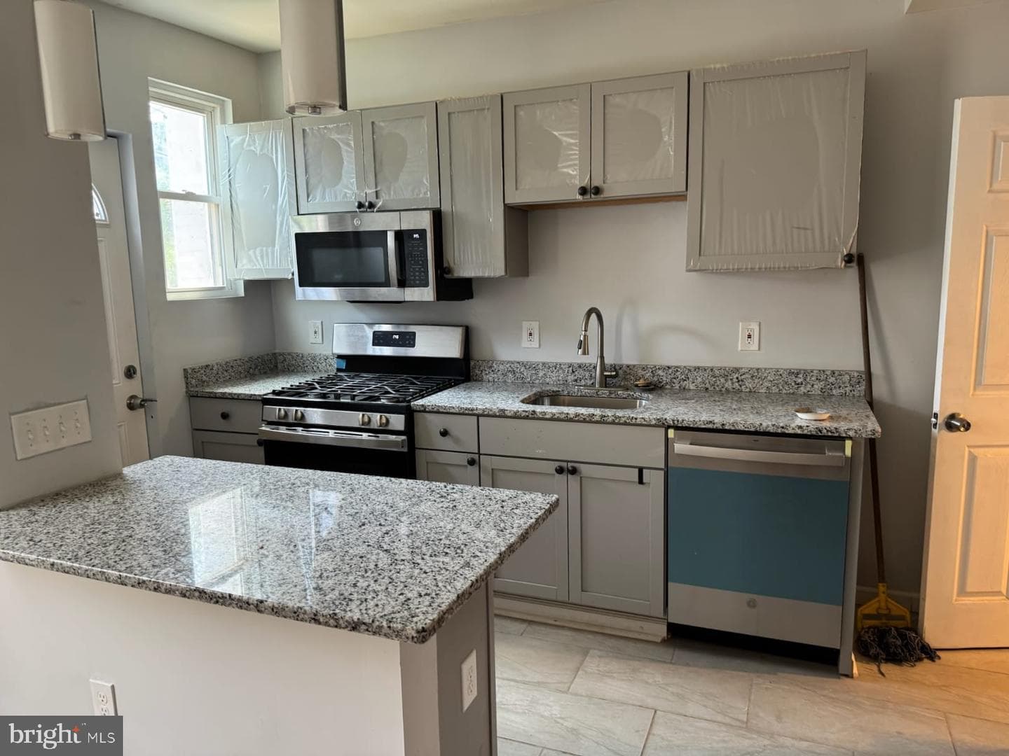 3327 Elmley Avenue photo 6