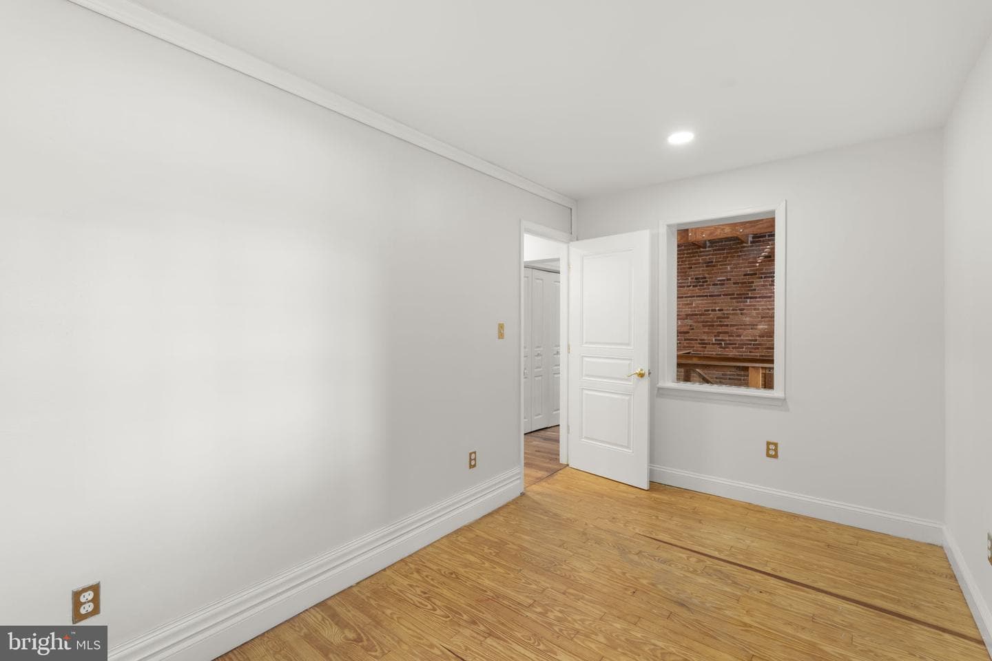 2219 Essex Street photo 25