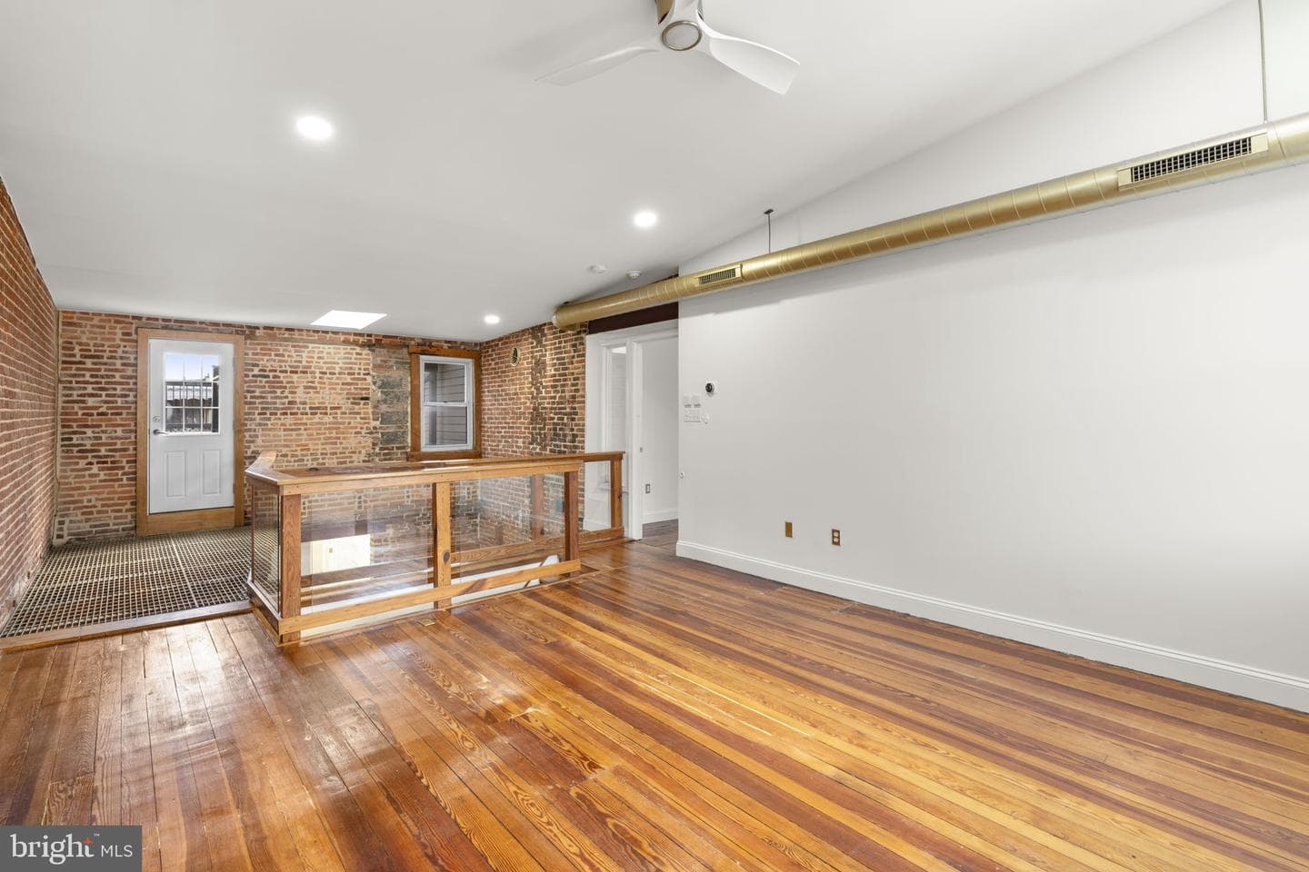 2219 Essex Street photo 35