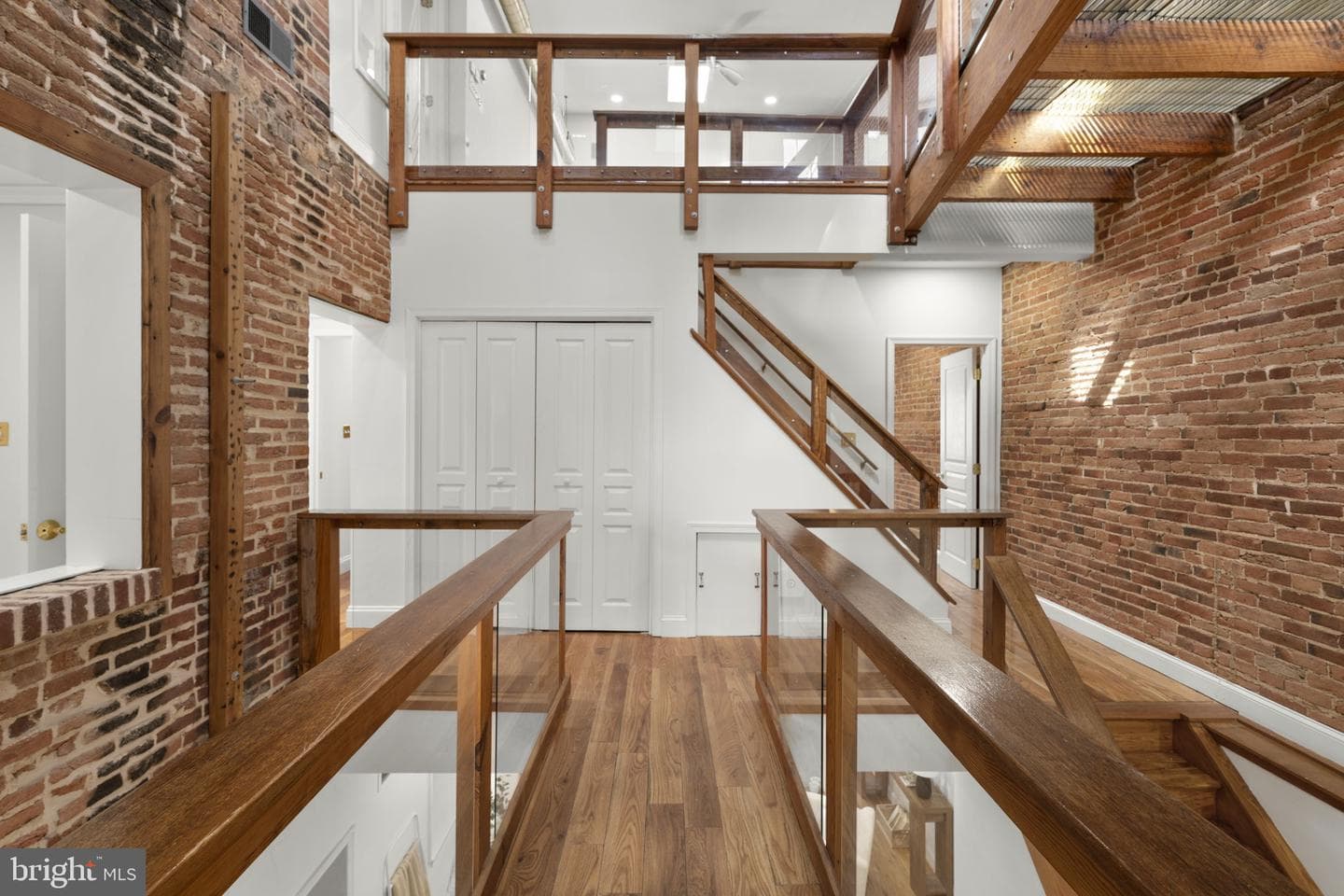 2219 Essex Street photo 4