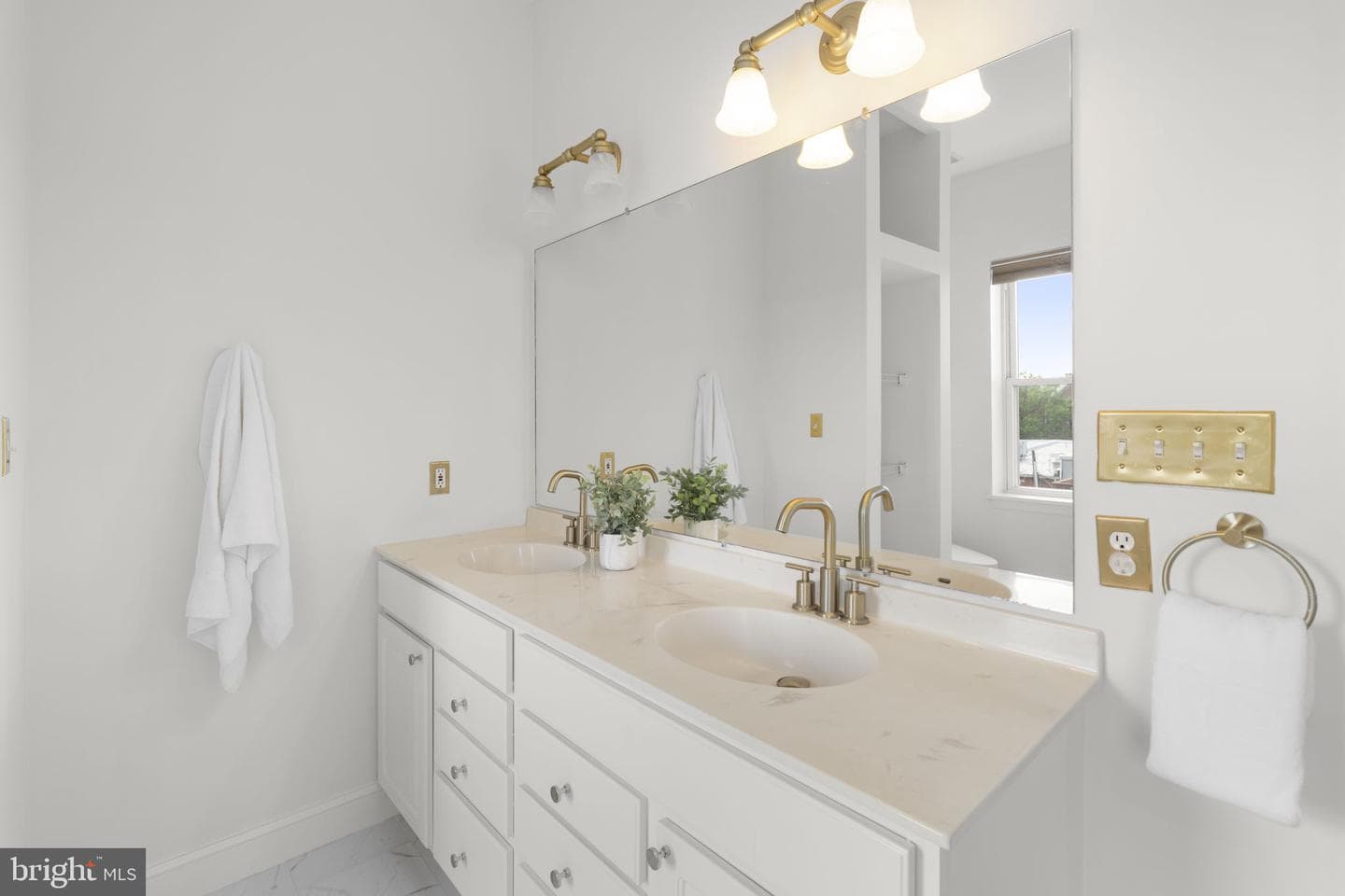 2219 Essex Street photo 41
