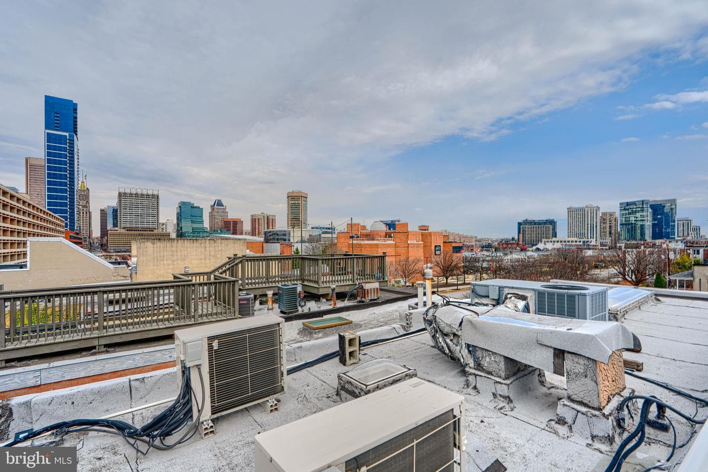 736 Light Street photo 43
