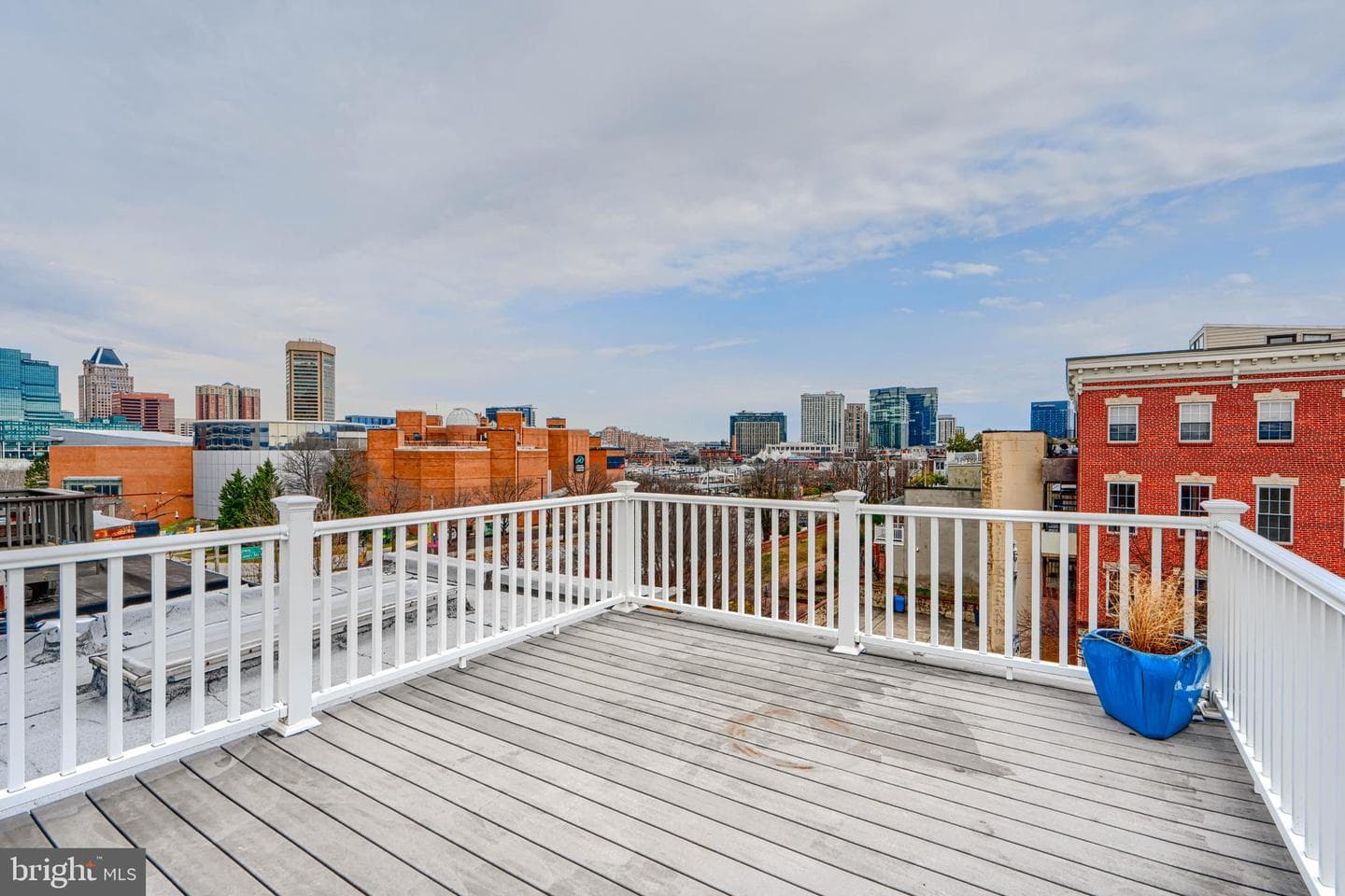 736 Light Street photo 47