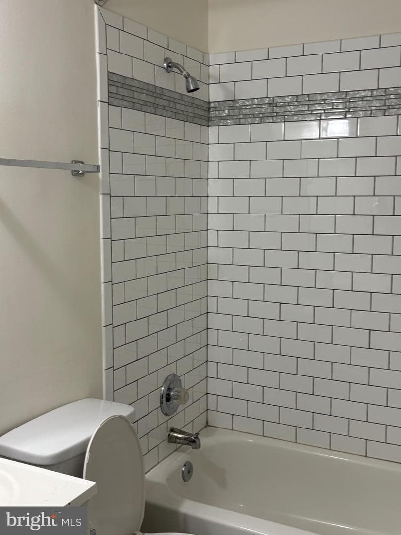 1612 W Lexington Street photo 22