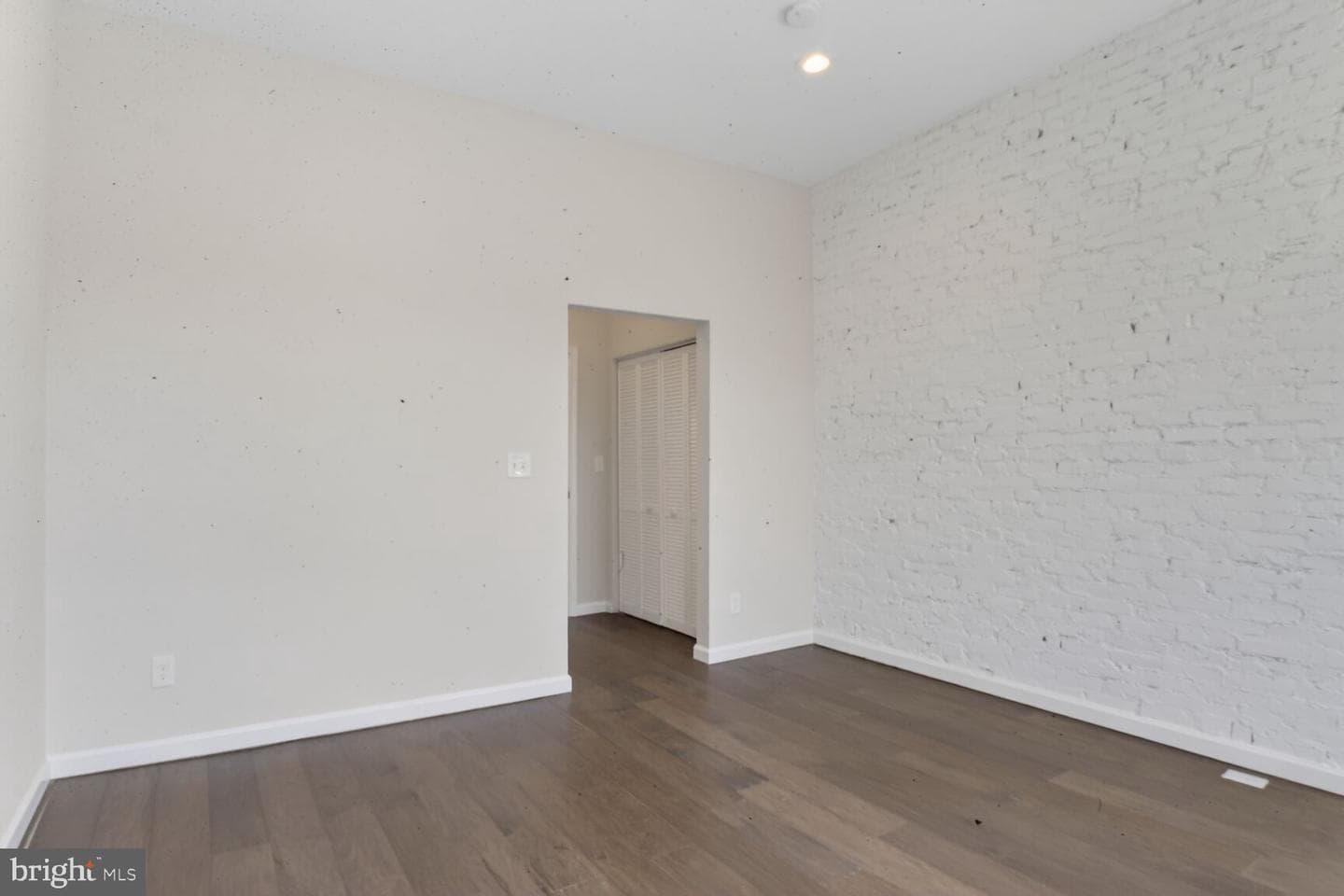 25 N Ellwood Avenue photo 16