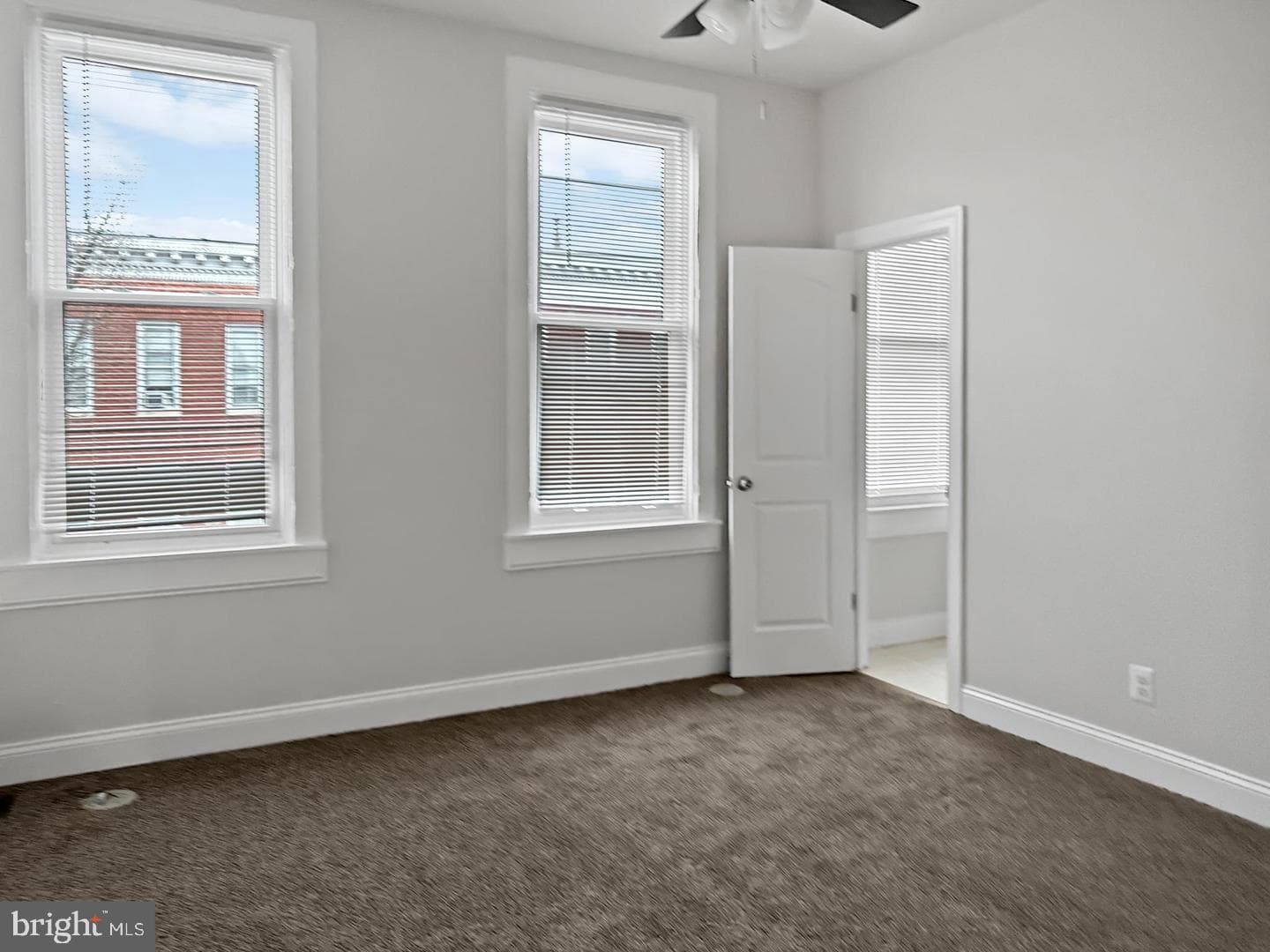 910 N Arlington Avenue photo 5