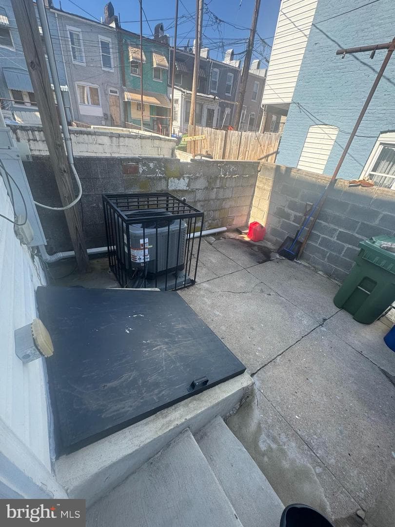 2404 E Madison Street photo 18