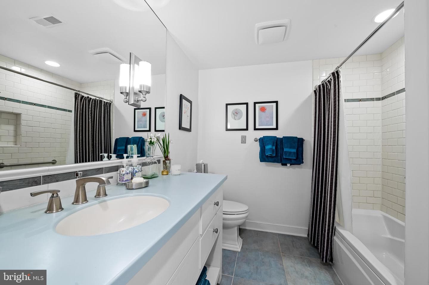 327 Warren Avenue #j photo 36