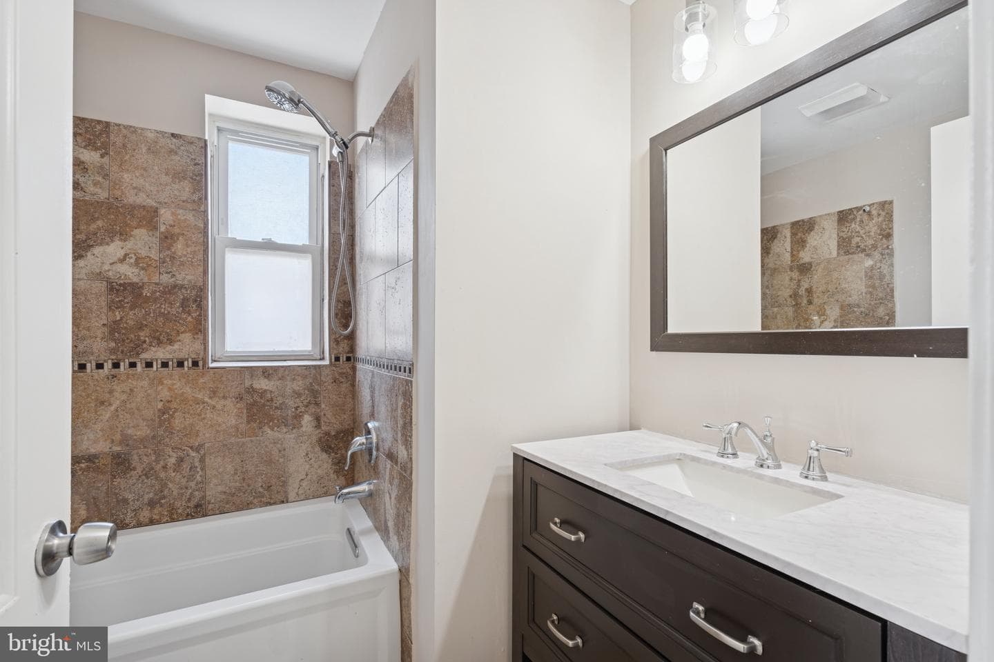 3343 Ravenwood Avenue photo 10