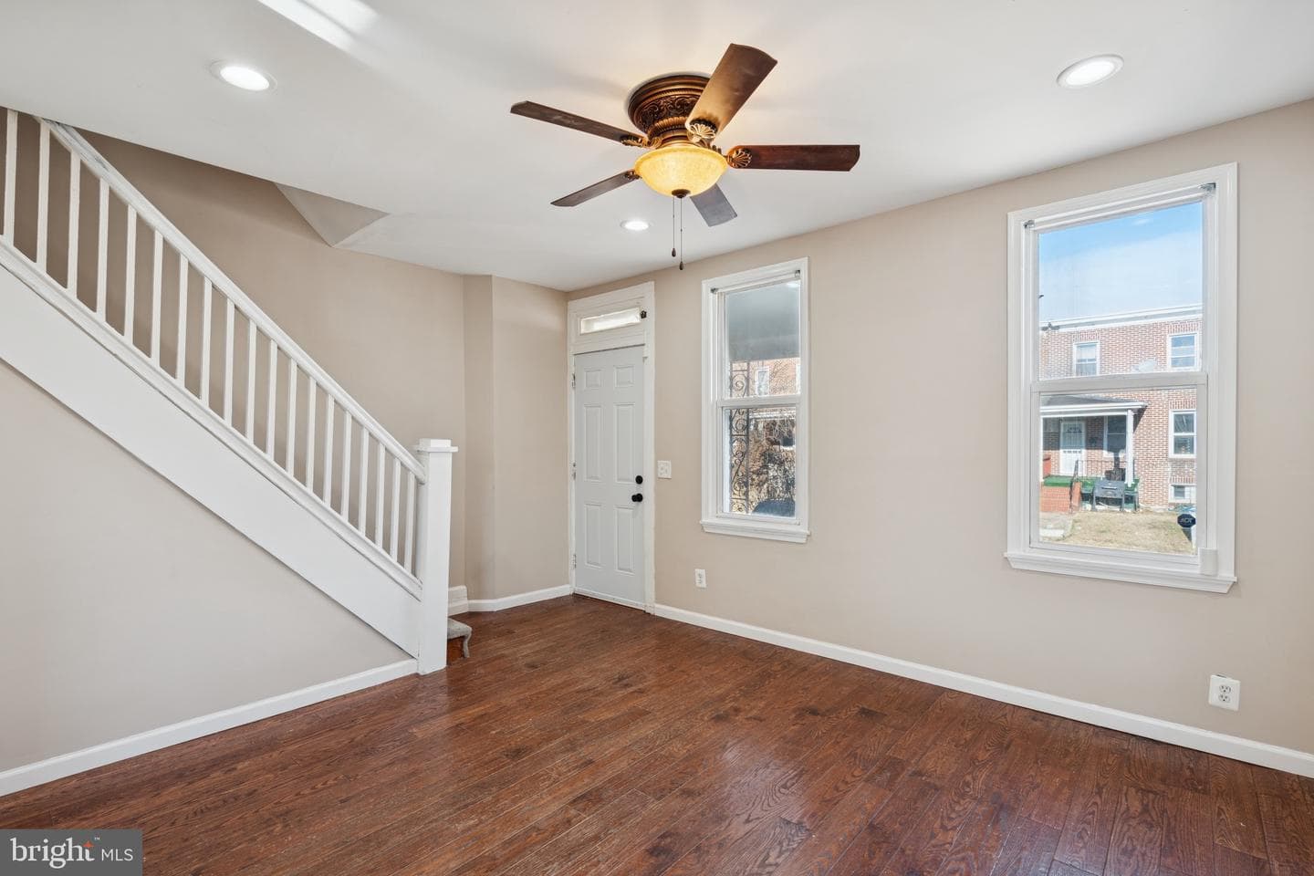 3343 Ravenwood Avenue photo 4
