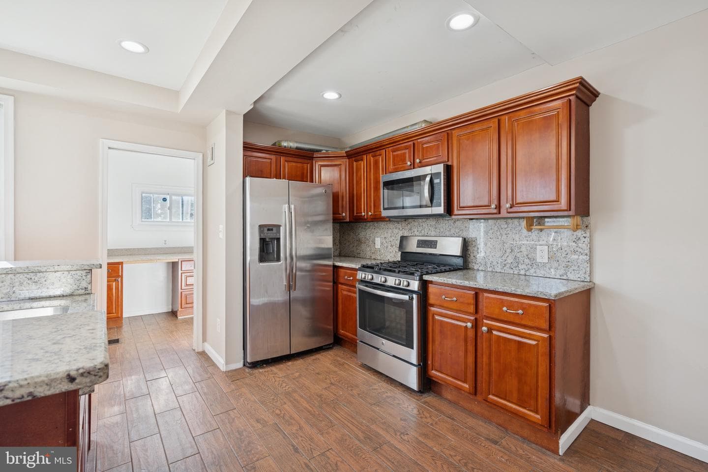 3343 Ravenwood Avenue photo 5