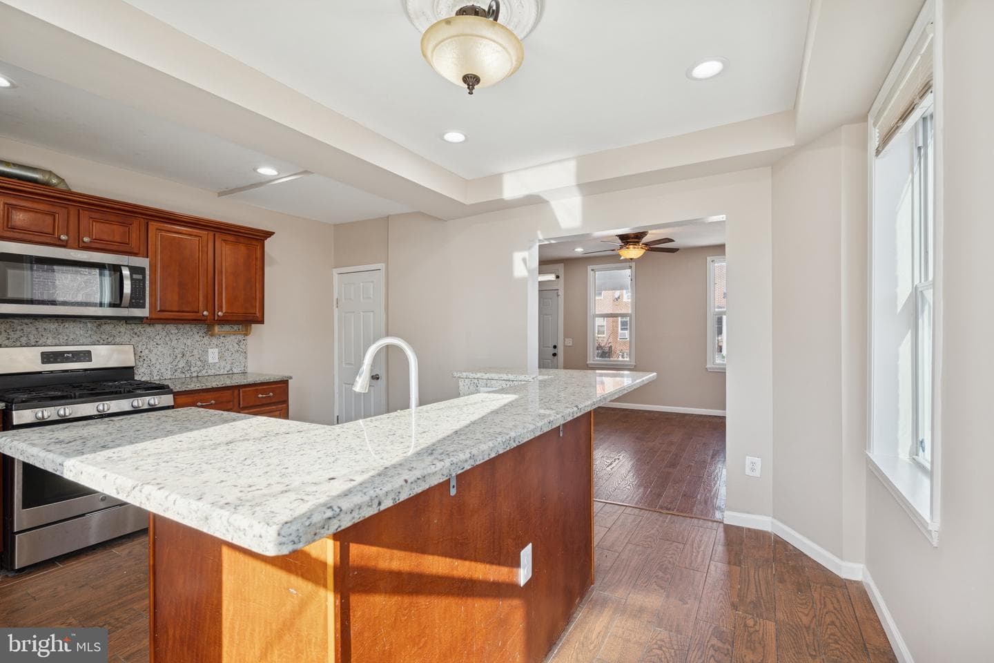 3343 Ravenwood Avenue photo 8
