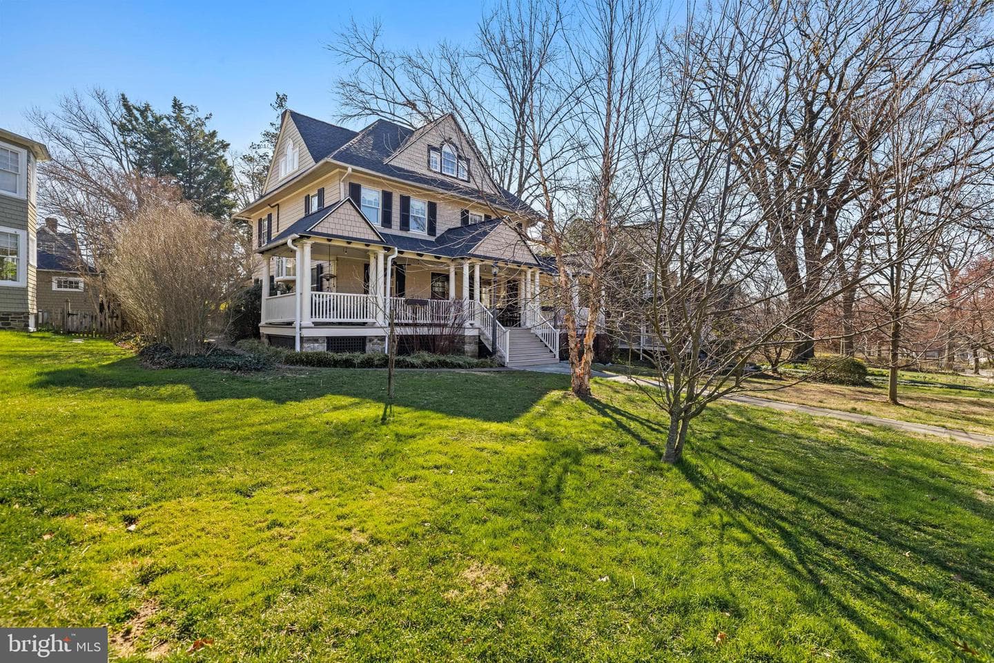 225 Hawthorne Road photo 2