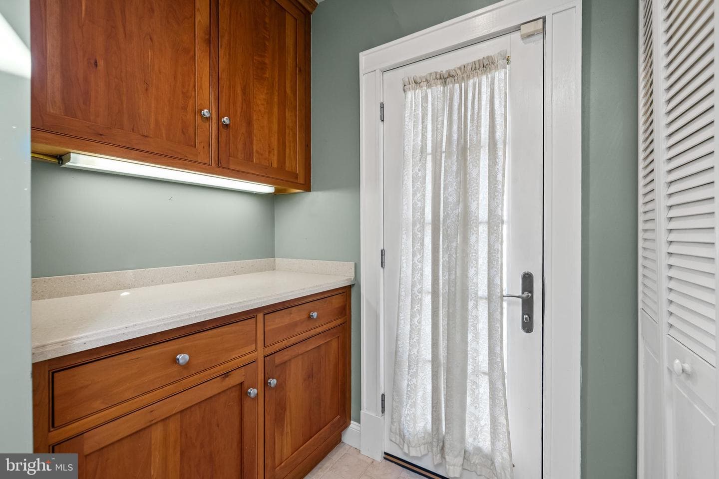 225 Hawthorne Road photo 45
