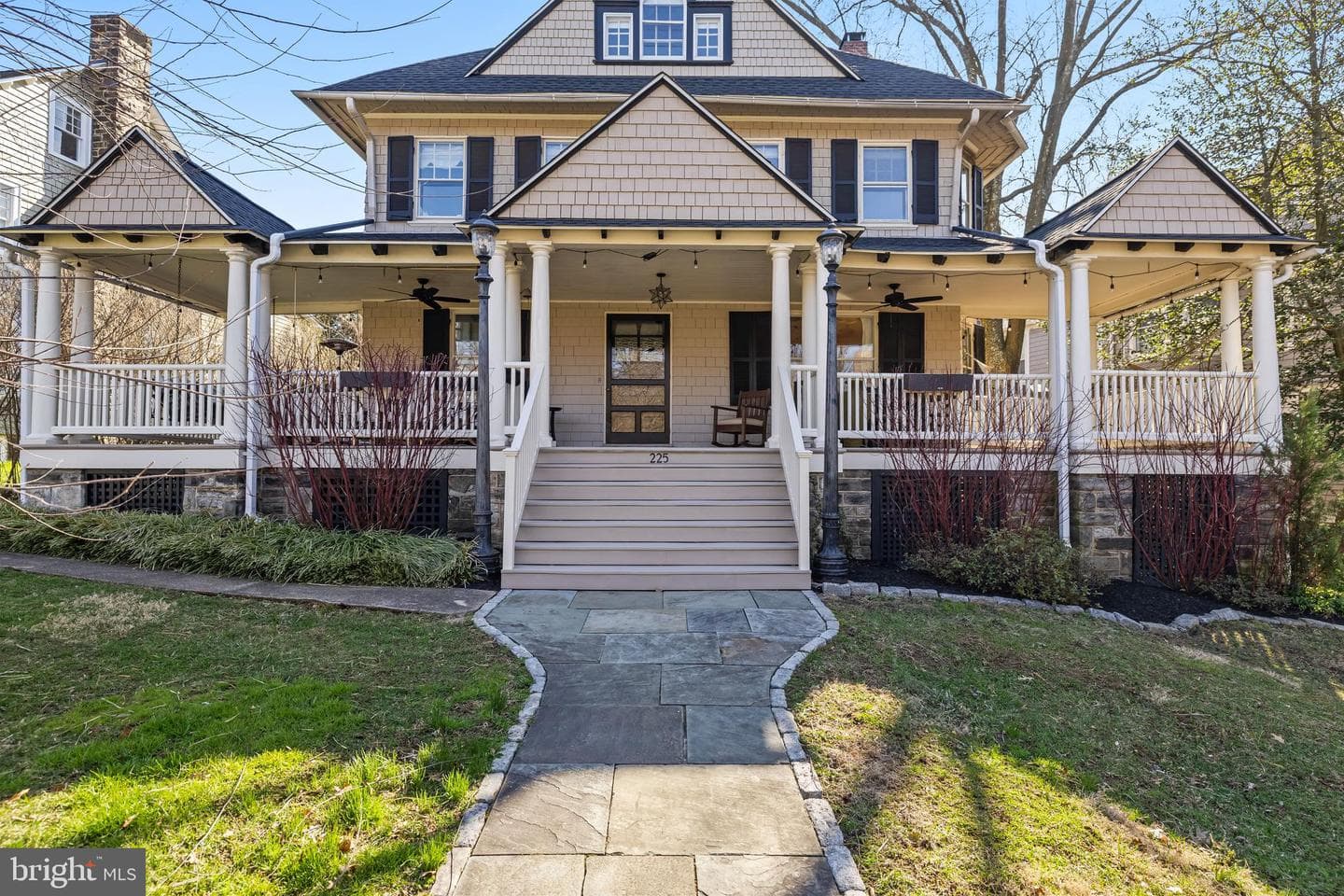 225 Hawthorne Road photo 7