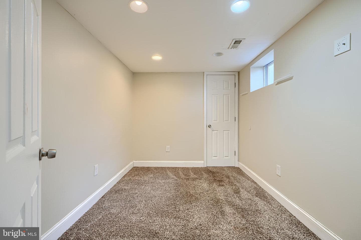 6110 Everall Avenue photo 20