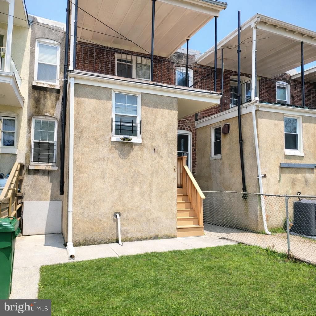 658 Dumbarton Avenue photo 23