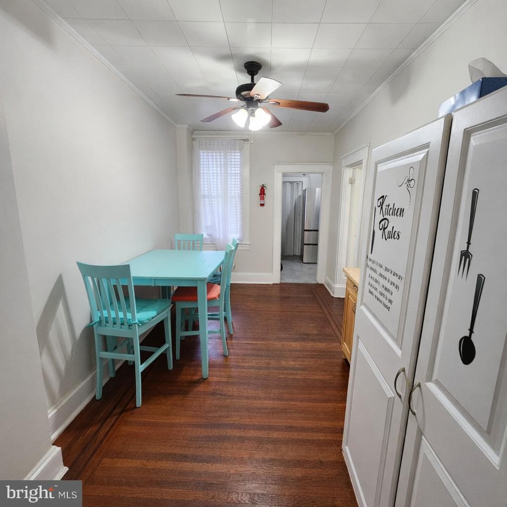658 Dumbarton Avenue photo 9