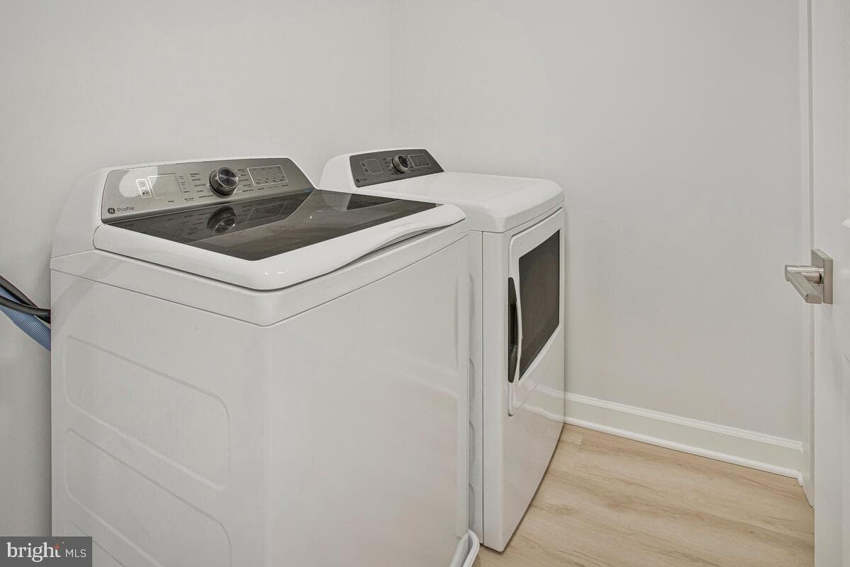 2258 Brookfield Avenue photo 19