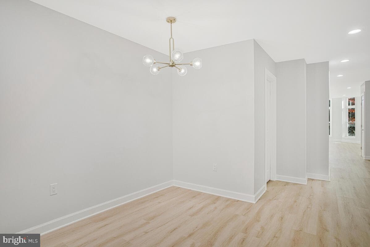 2258 Brookfield Avenue photo 9