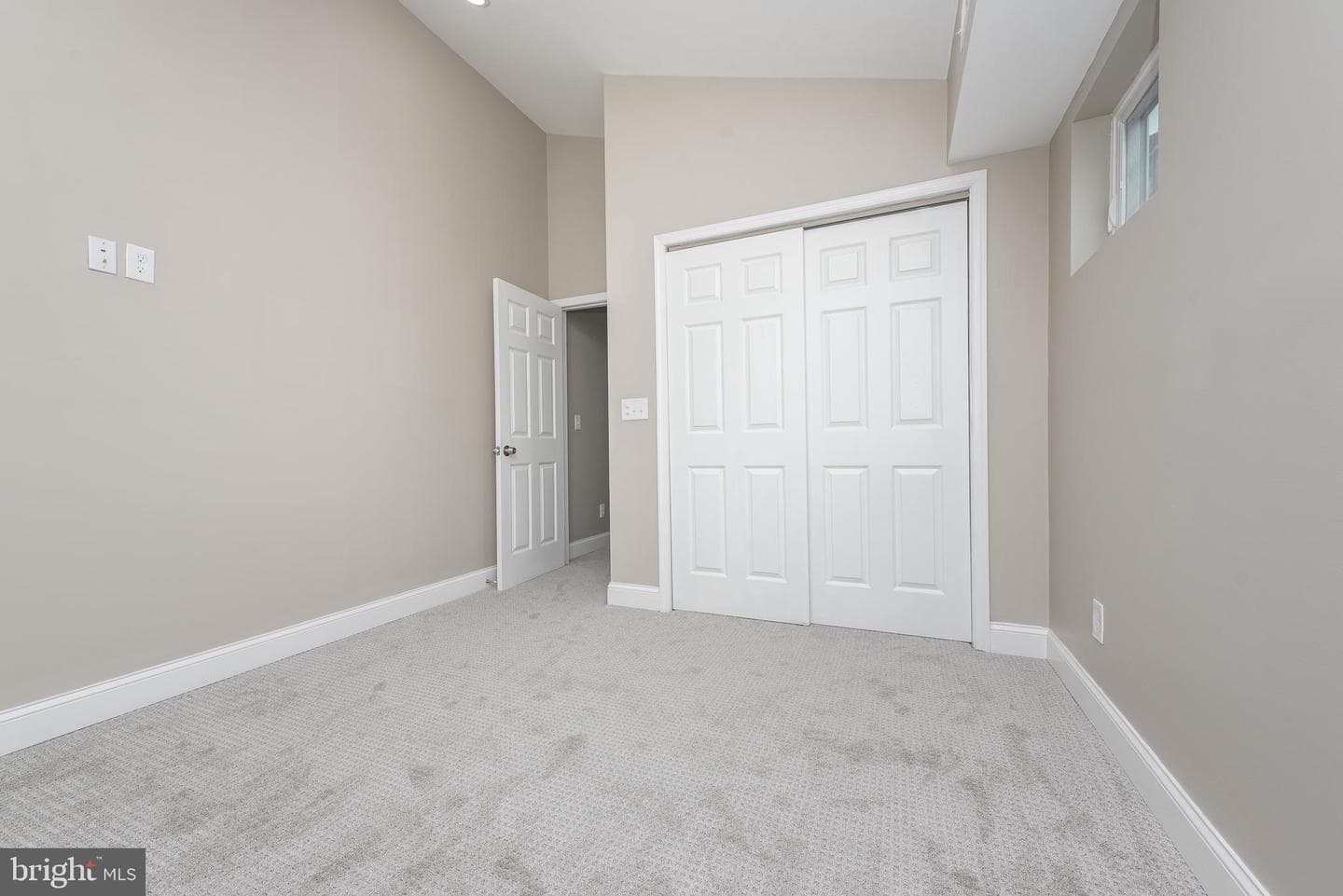 1068 W Fayette Street photo 19