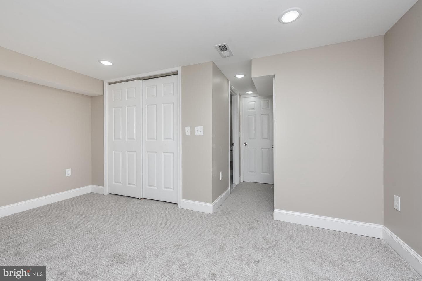 1068 W Fayette Street photo 26