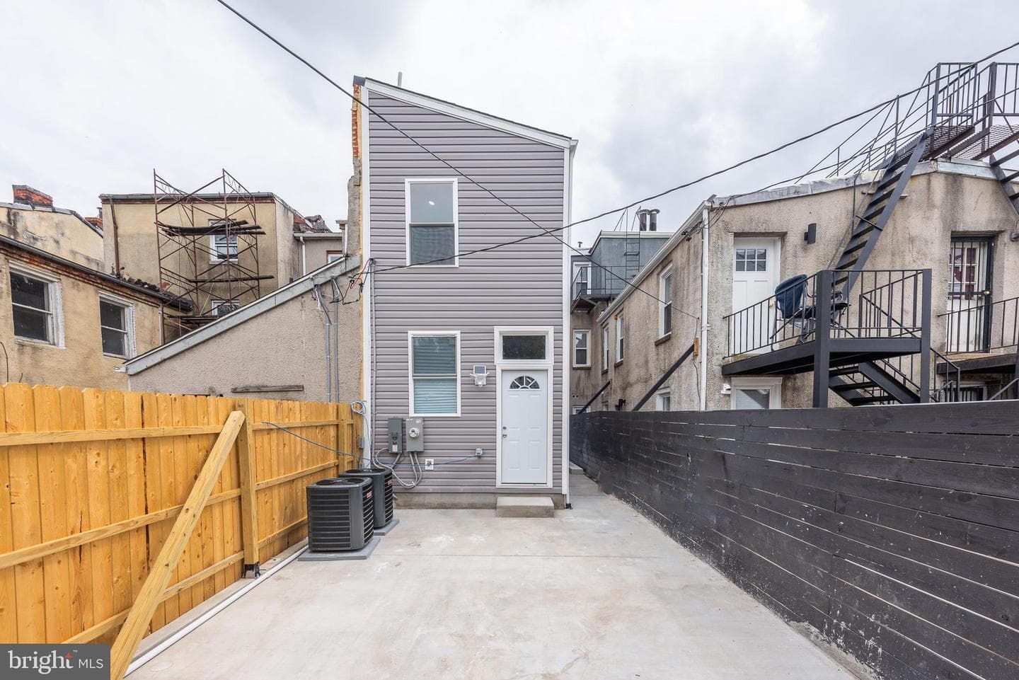 1068 W Fayette Street photo 29