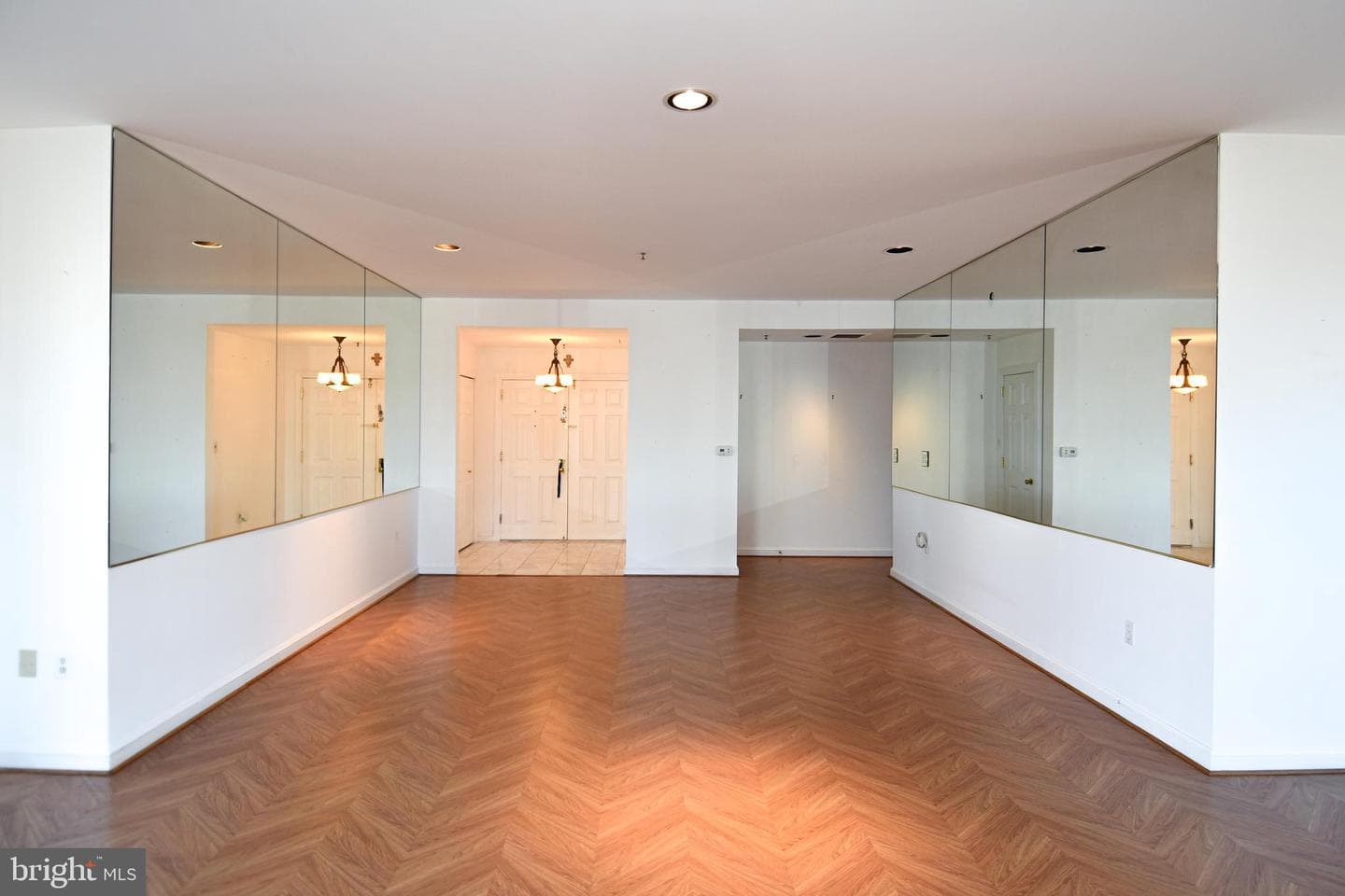 10 E Lee Street #809 photo 11