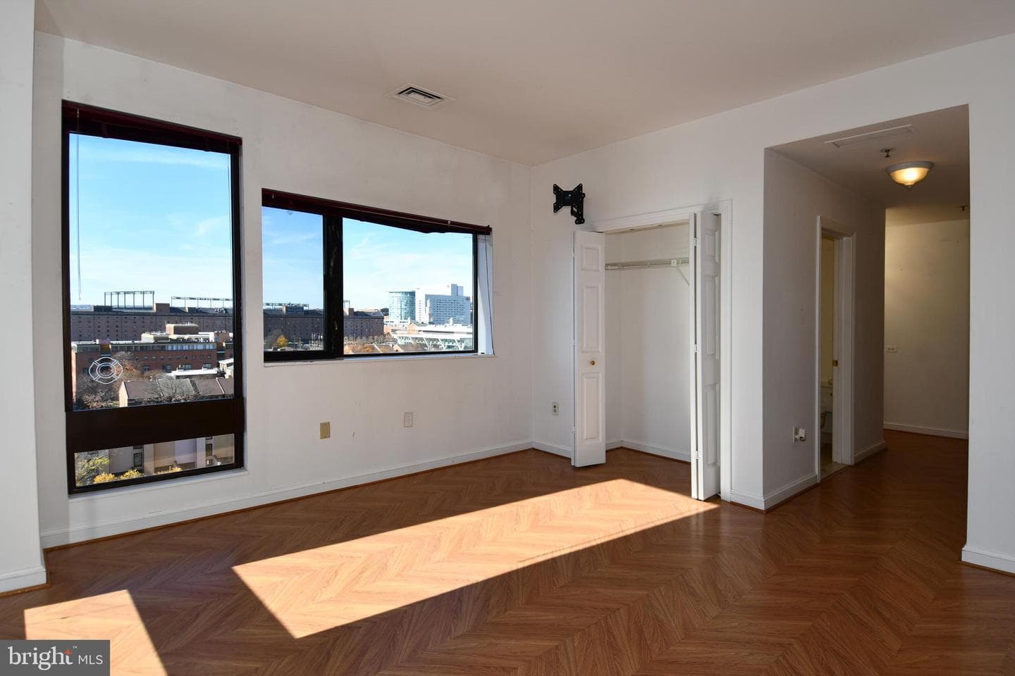 10 E Lee Street #809 photo 71