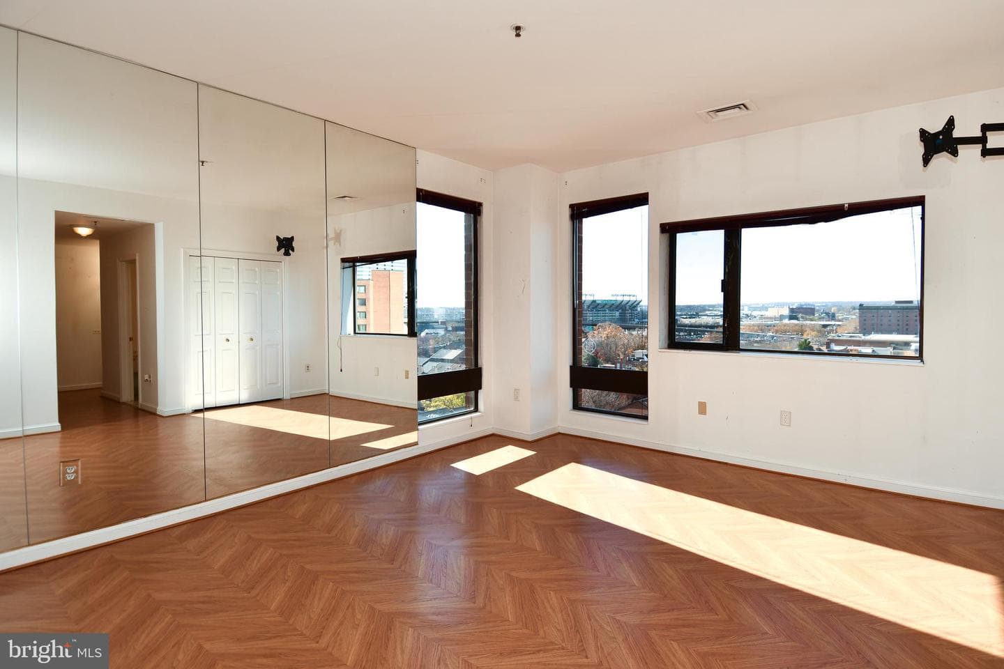 10 E Lee Street #809 photo 72